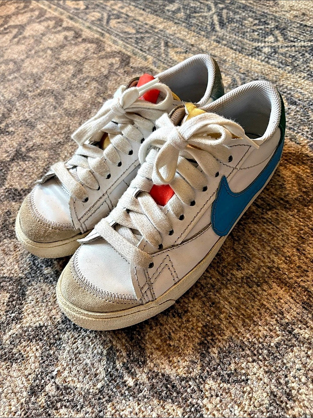 Nike Blazer Low '77 Jumbo Mismatch White & Green Sneakers